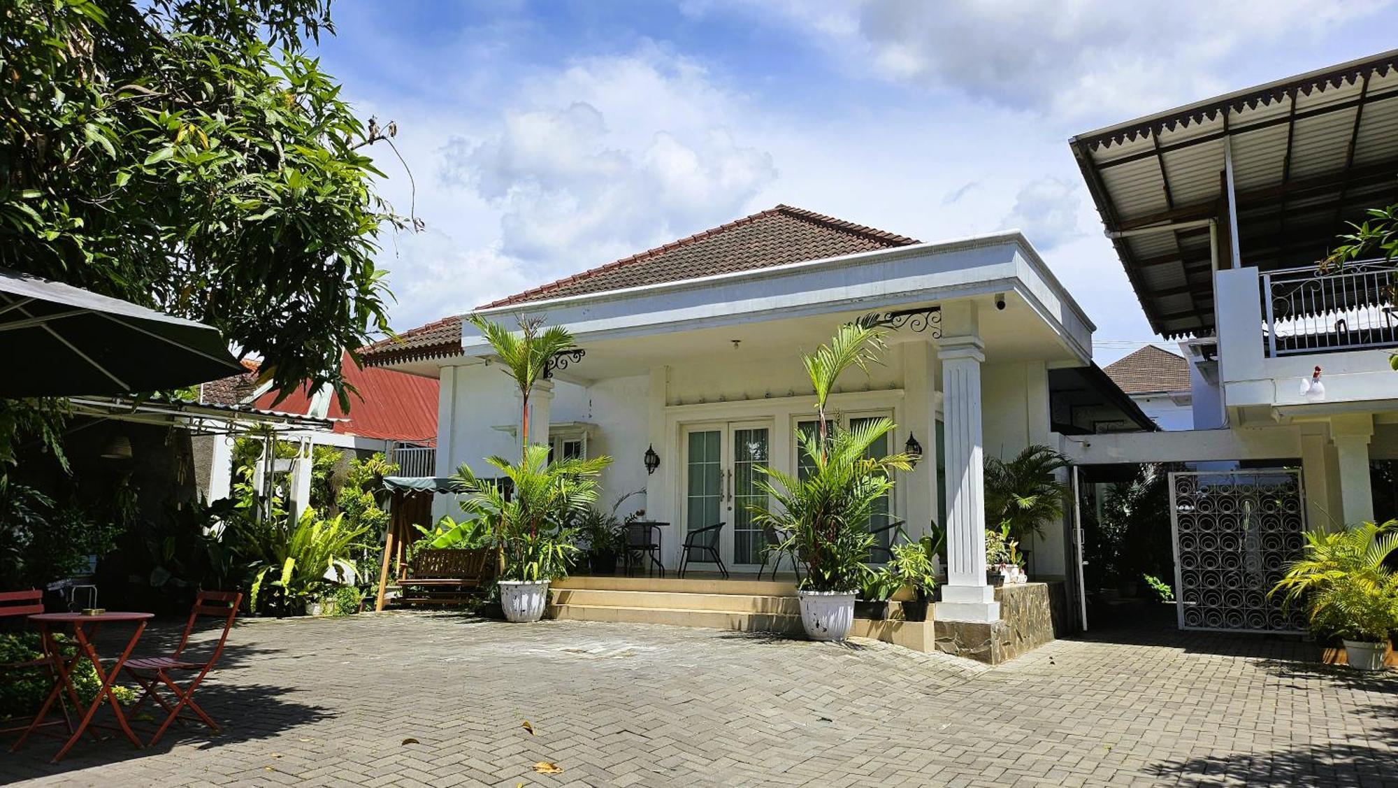 Surokarsan 9 House Yogyakarta酒店 外观 照片
